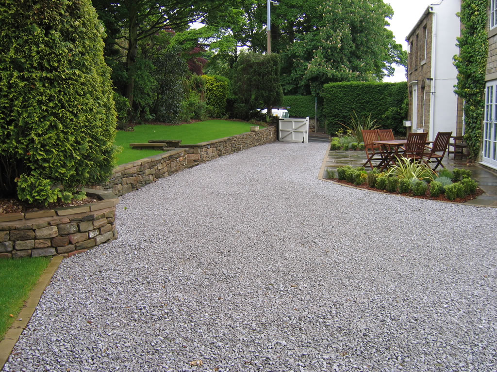 gravel driveway installation